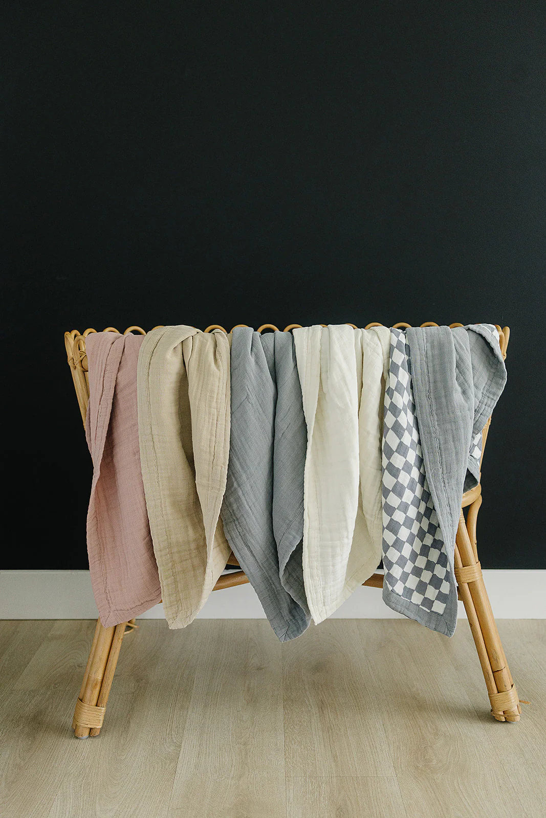 Dusty Rose Muslin Quilt - Image 3