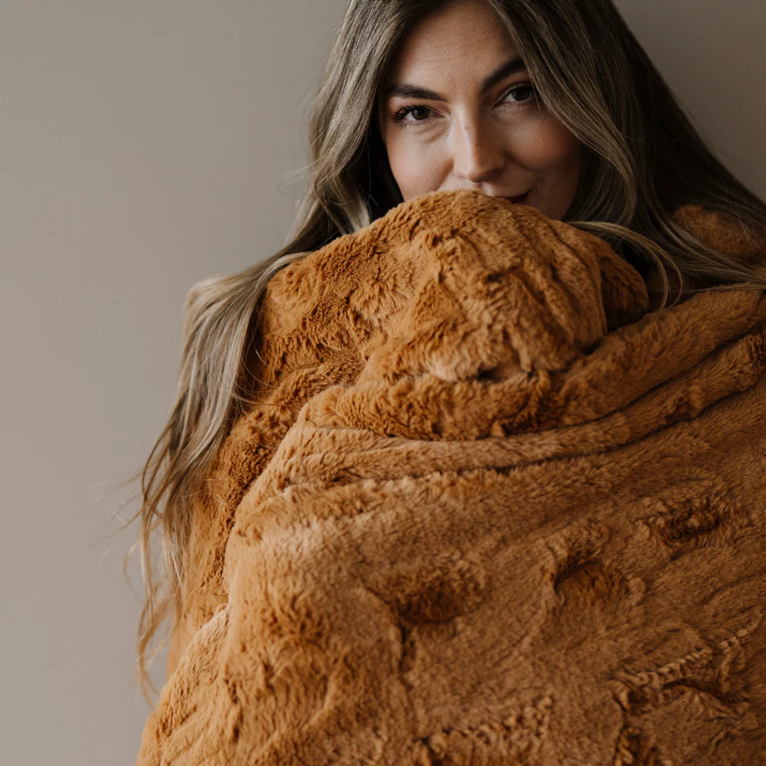 PATTERNED FAUX FUR XL THROW BLANKETS - Image 52
